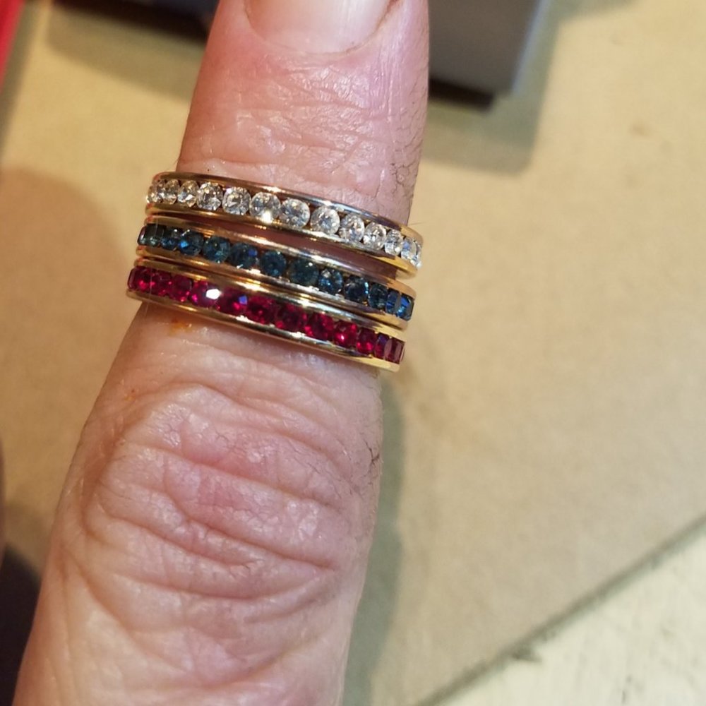 Avon Stackable Rings Size 8 - Picture 2 of 4